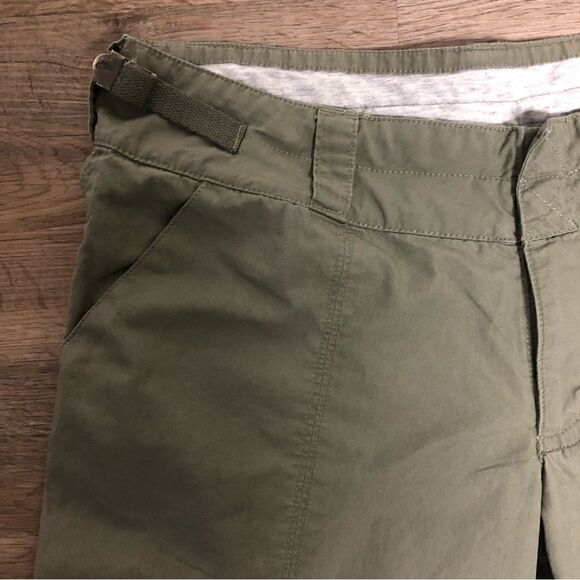 Nike Women’s Khaki Shorts, Size S 4-6, waist adjustable straps - Picture 6 of 10